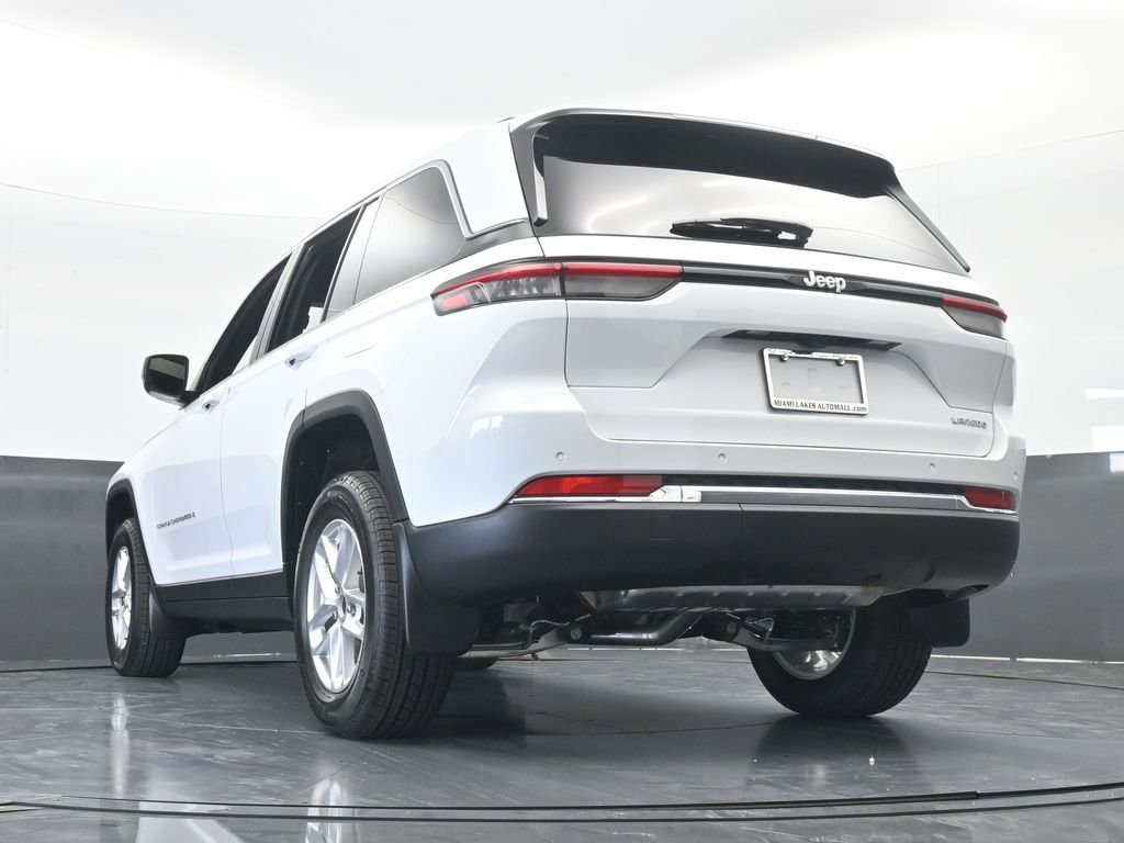 Used 2025 Jeep Grand Cherokee Laredo X RWD image 54