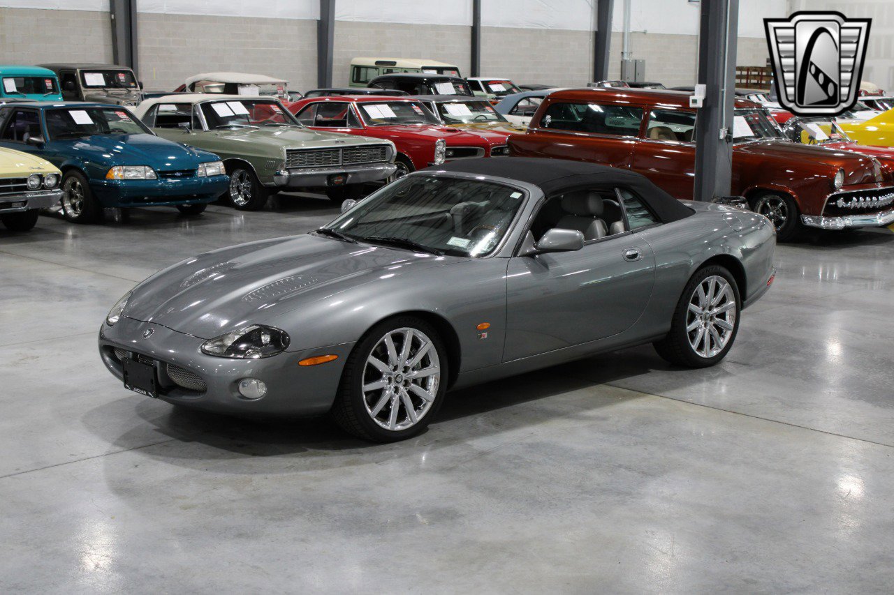 Used 2004 Jaguar XK8 Convertible image 14