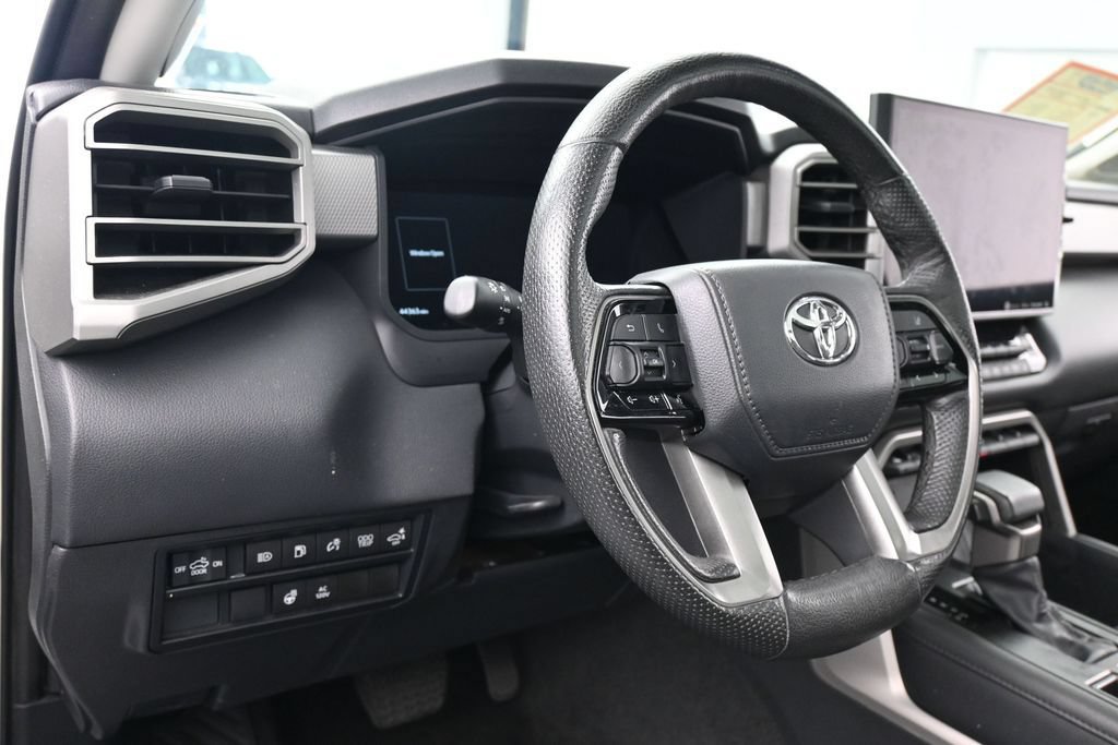Used 2023 Toyota Tundra Limited AWD/4WD image 14