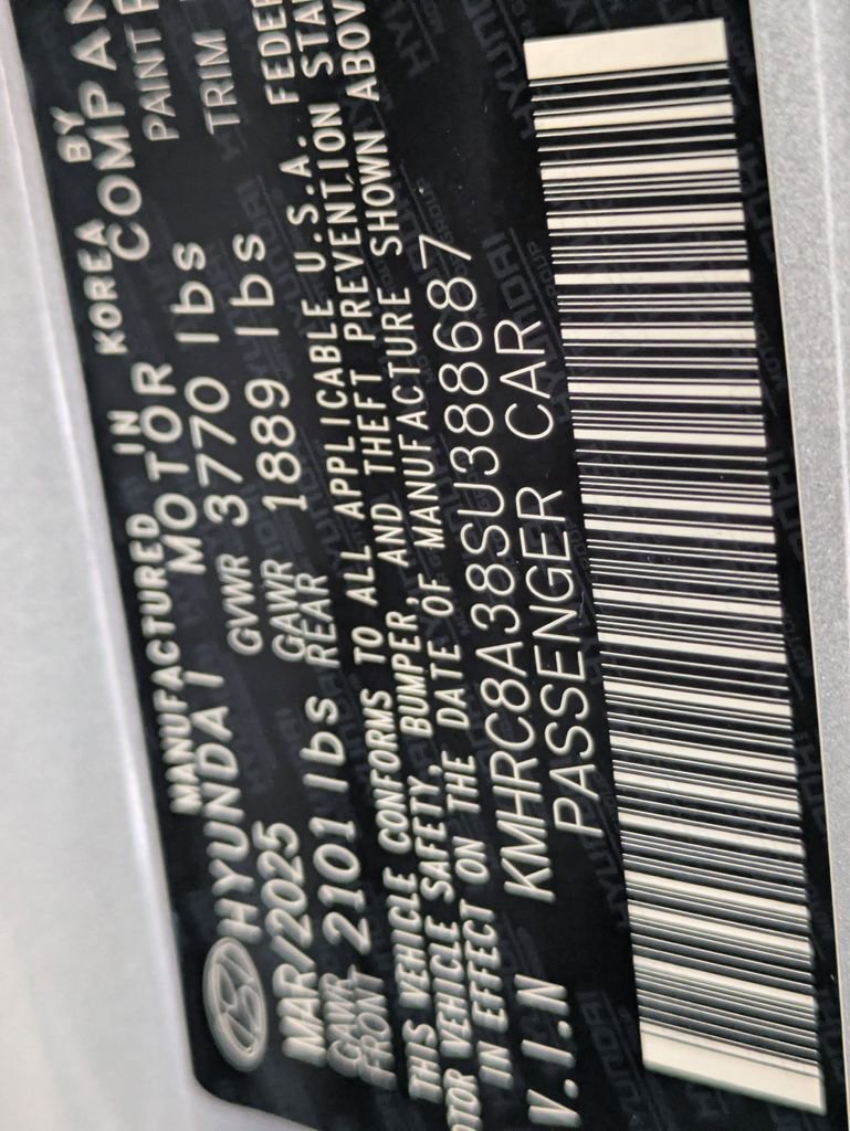 Used 2025 Hyundai Venue SEL FWD image 35