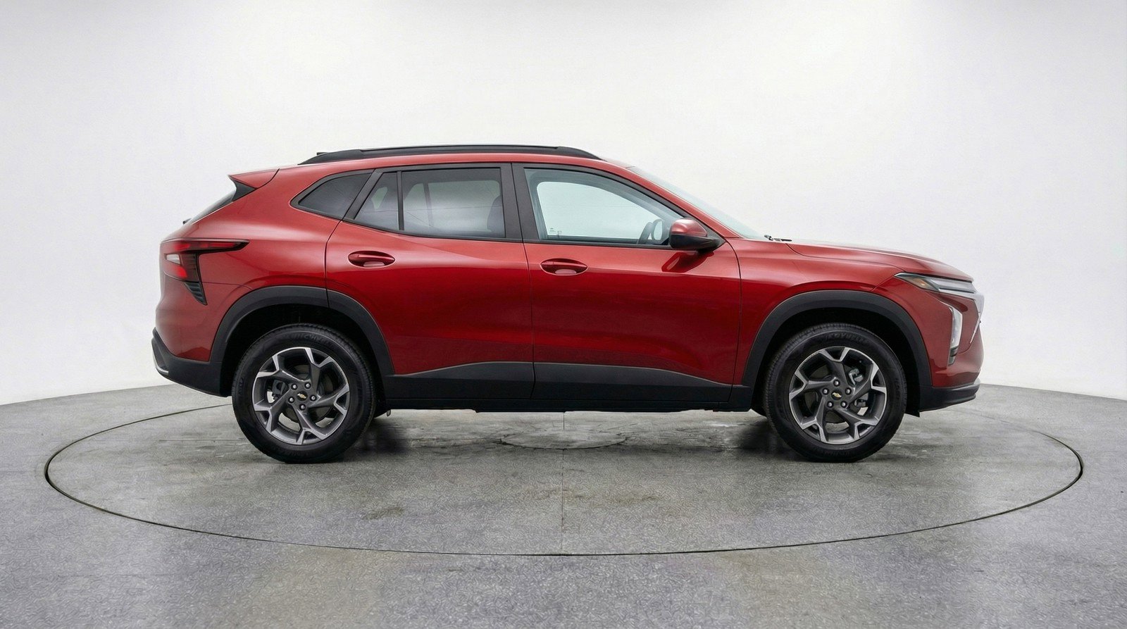 Used 2025 Chevrolet Trax LT image 11
