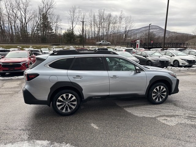 Used 2023 Subaru Outback Limited image 16