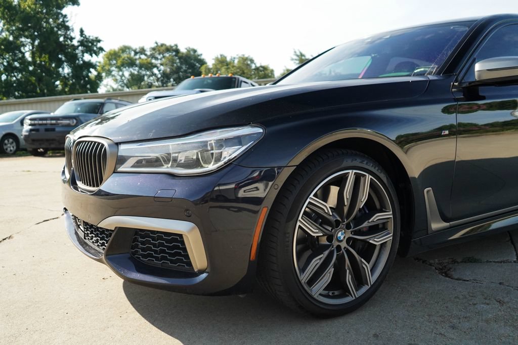 Used 2019 BMW M760i xDrive w/ Luxury Rear Seating Package AWD/4WD image 19