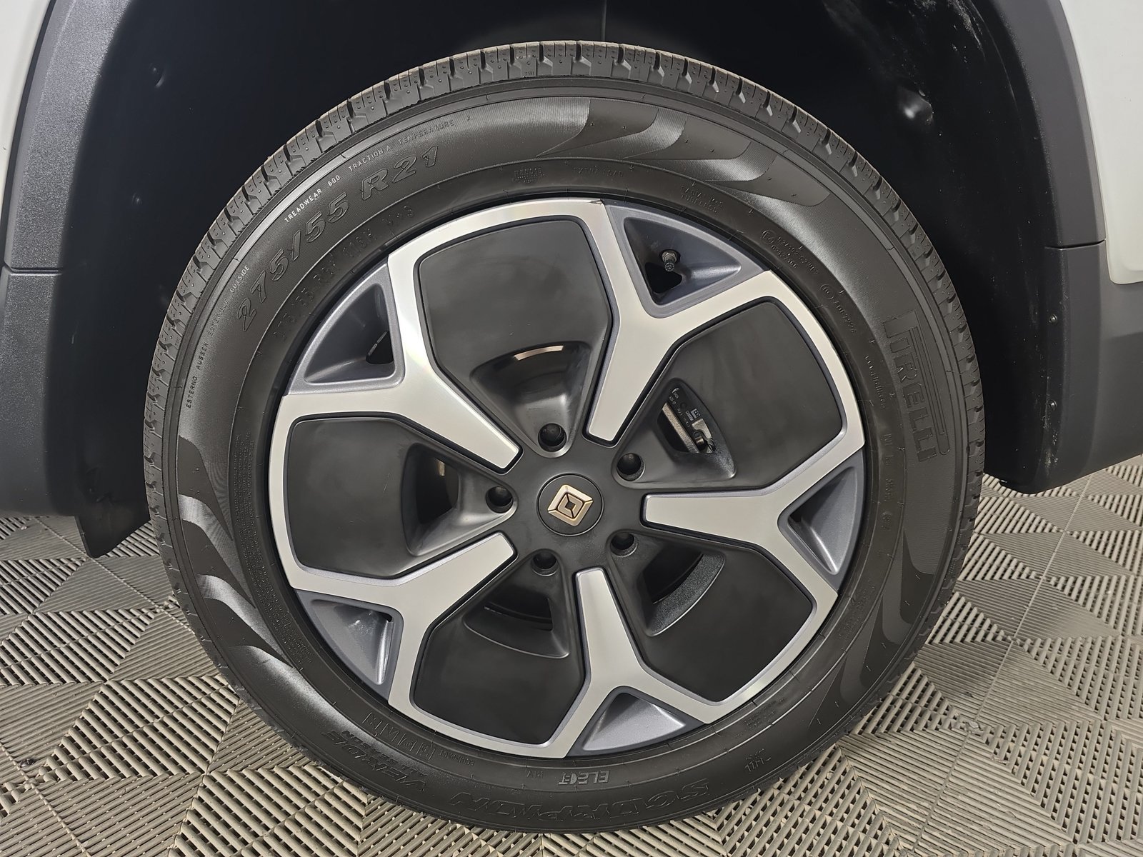 Used 2024 Rivian R1T Adventure Dual AWD/4WD image 10
