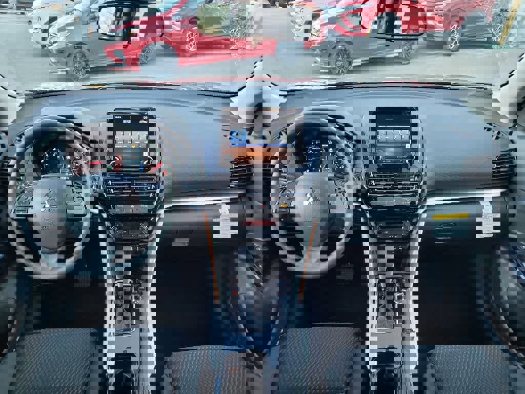 New 2025 Mitsubishi Eclipse Cross LE image 5