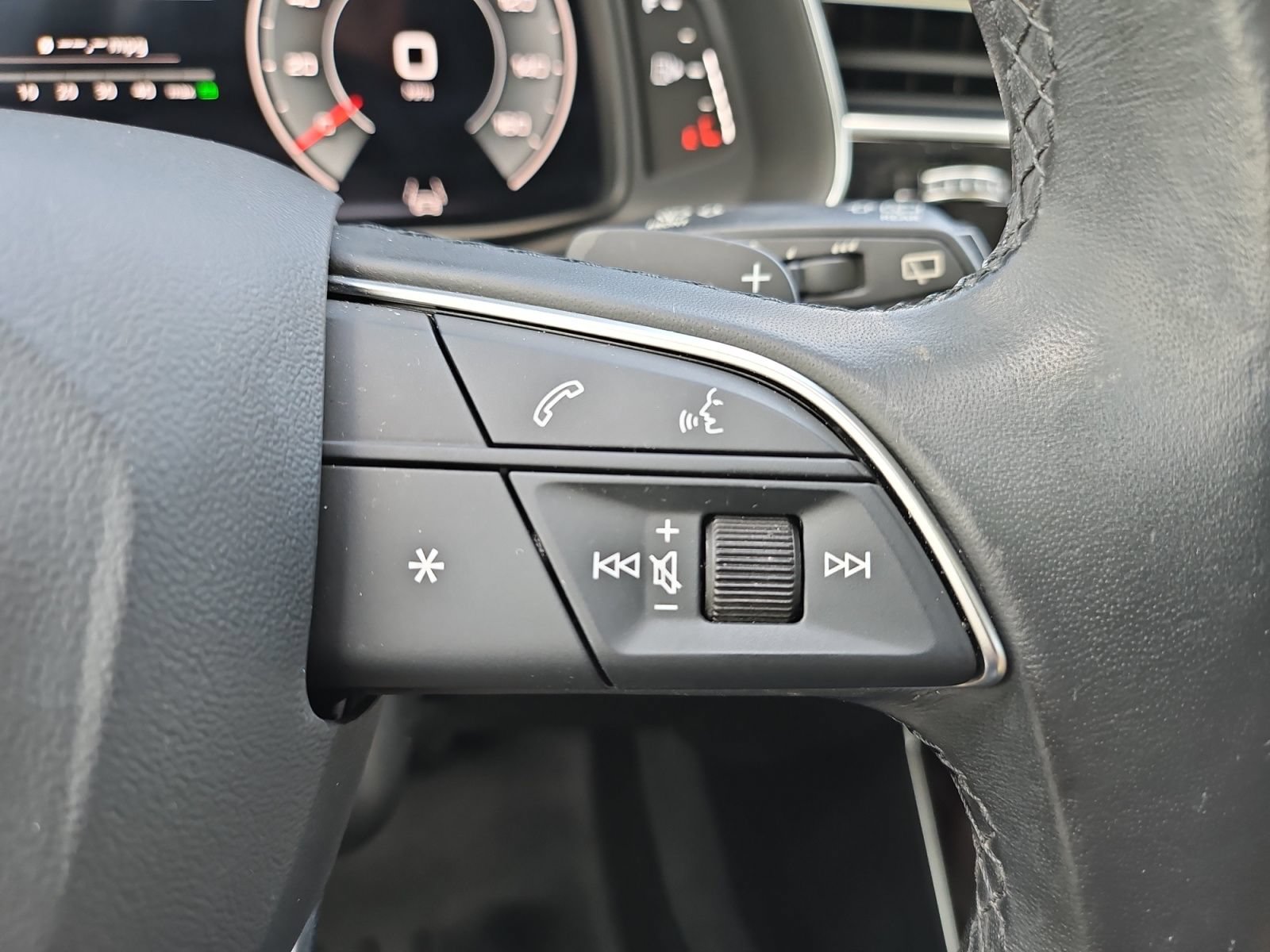 Used 2021 Audi Q8 Premium Plus w/ Premium Plus Package AWD/4WD image 23