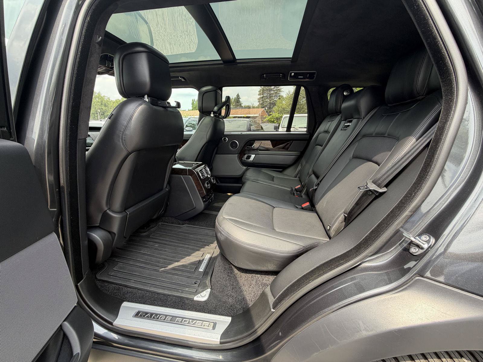 Used 2019 Land Rover Range Rover Long Wheelbase Supercharged AWD/4WD image 28