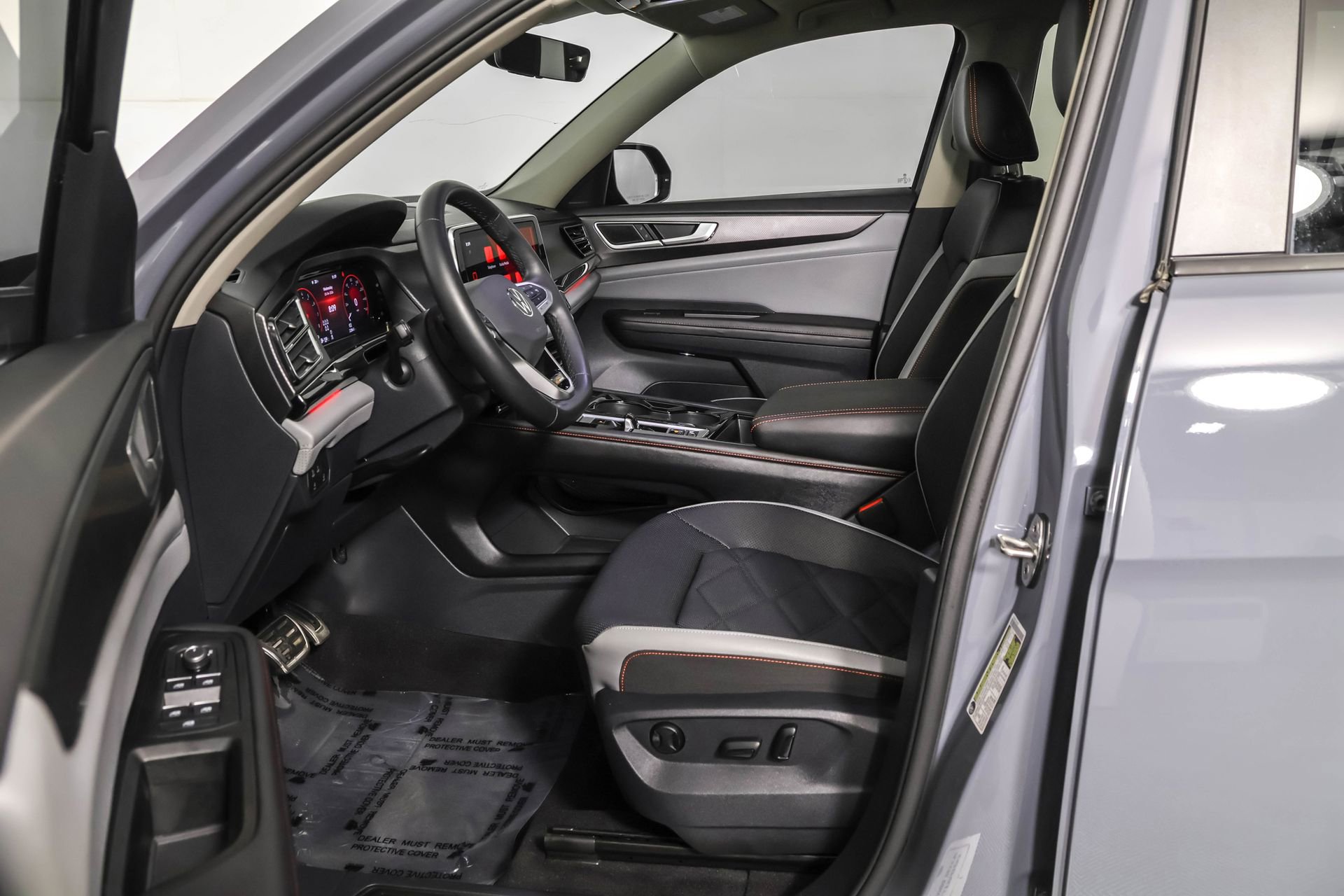 Used 2024 Volkswagen Atlas Peak Edition SE image 7