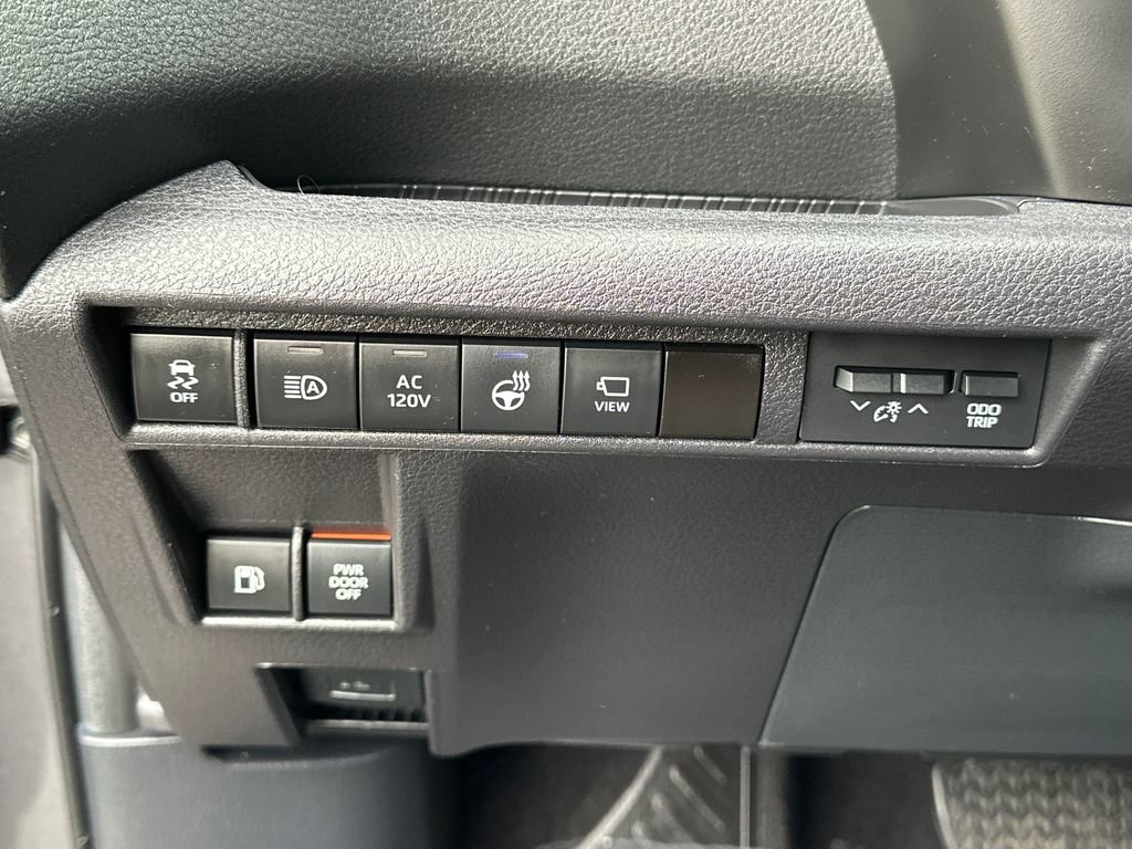 Used 2025 Toyota Sienna Platinum AWD/4WD image 27