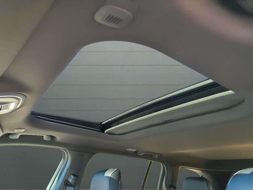 New 2025 Jeep Grand Cherokee Altitude image 26