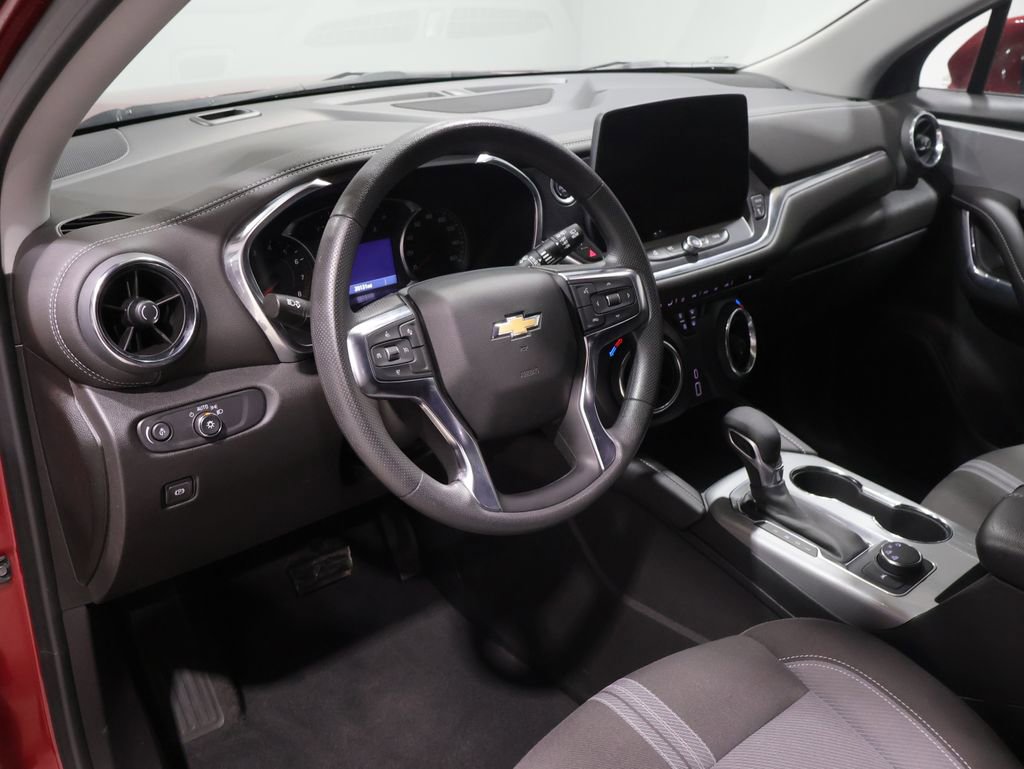 Used 2025 Chevrolet Blazer LT AWD/4WD image 15