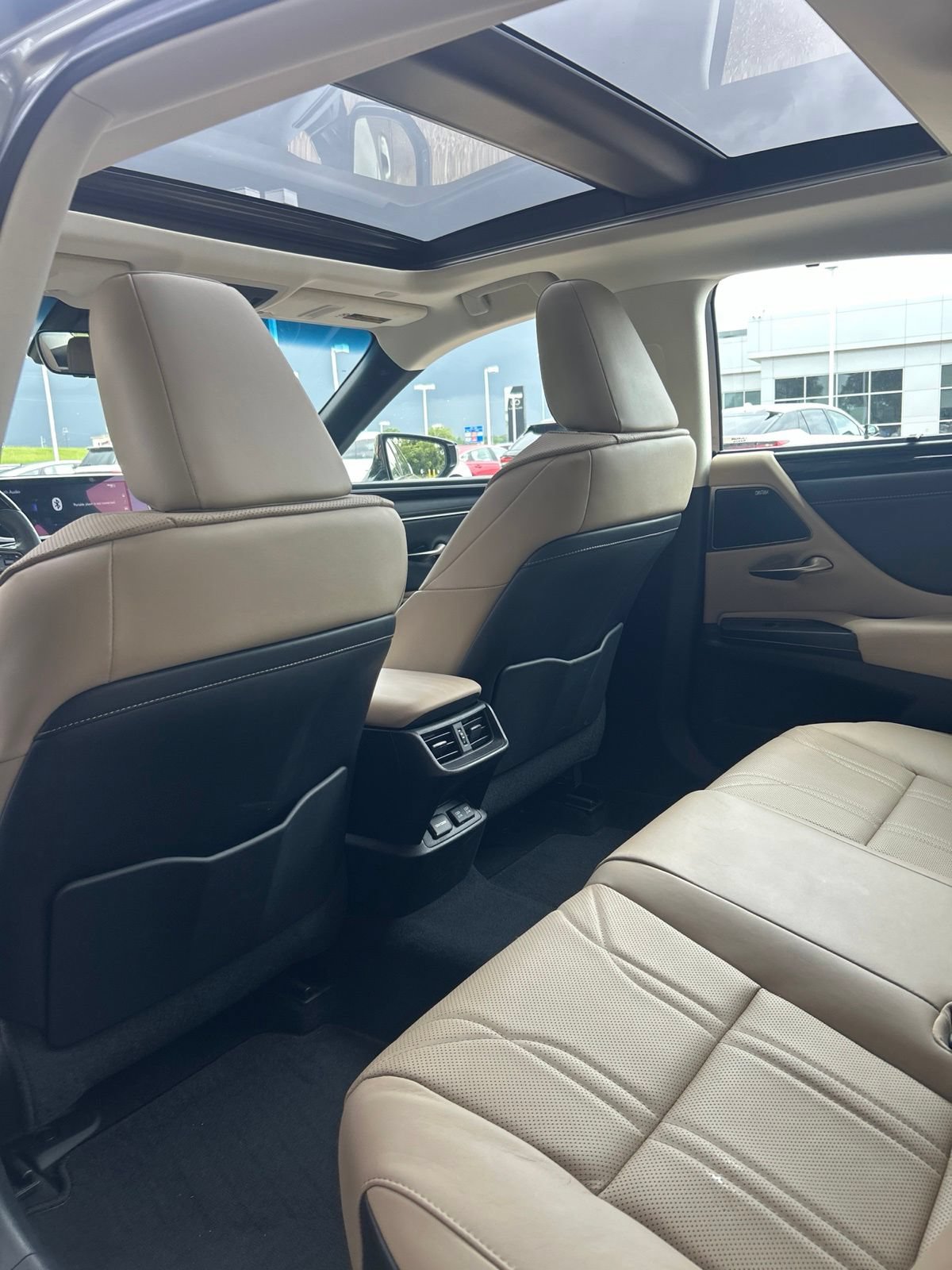 Certified 2021 Lexus ES 350 Ultra Luxury w/ Accessory Package 2 FWD image 14
