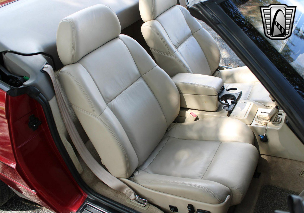 Used 1993 Cadillac Allante image 25
