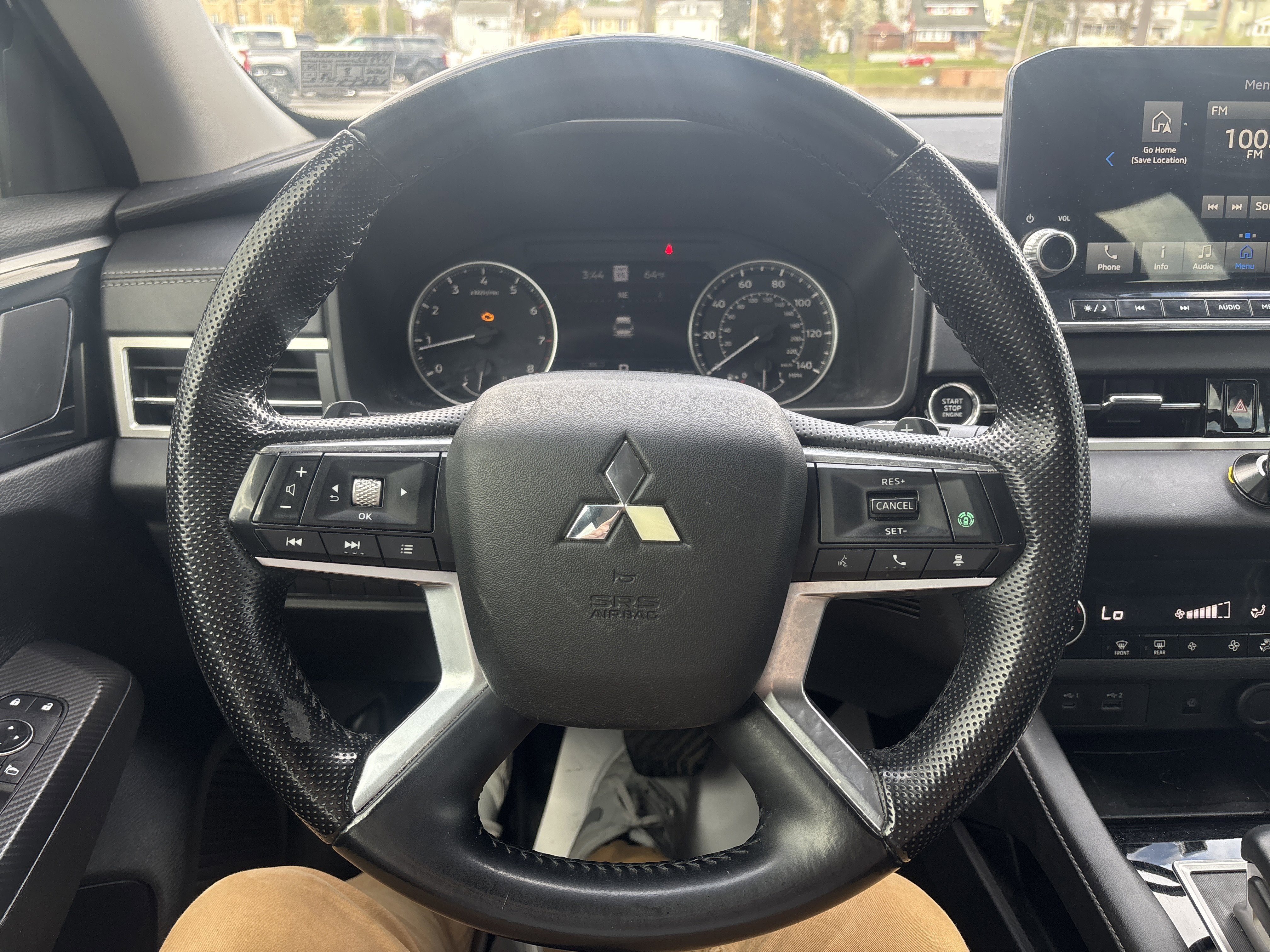 Used 2022 Mitsubishi Outlander SE image 17
