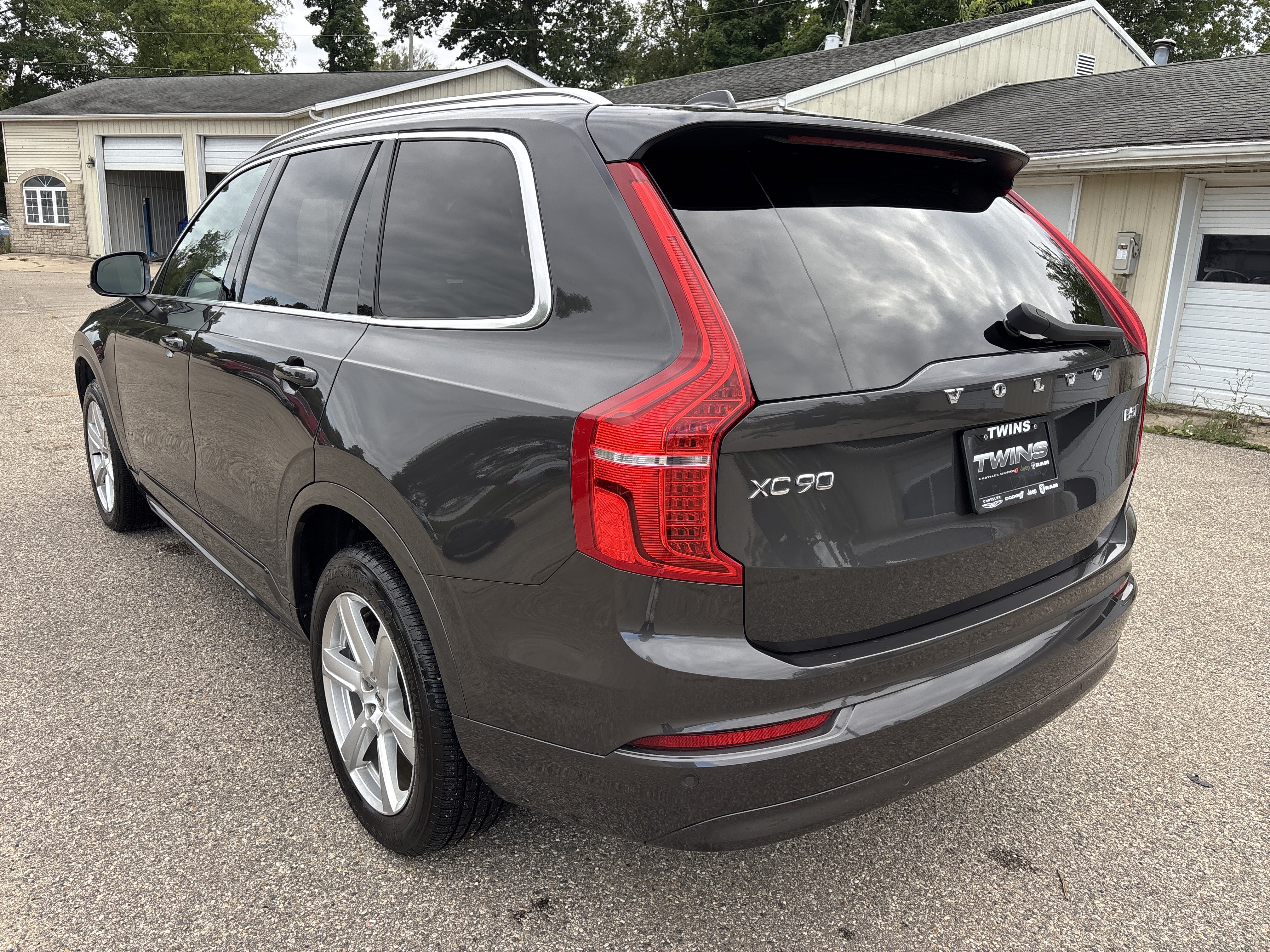 Used 2023 Volvo XC90 B5 Core AWD/4WD image 9