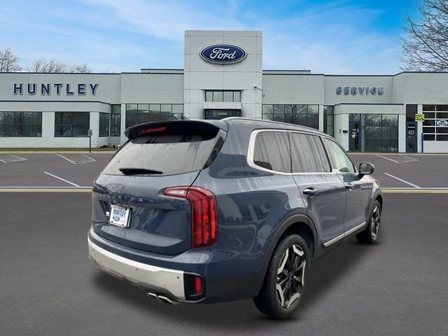 Used 2023 Kia Telluride S w/ S Sunroof Package image 5