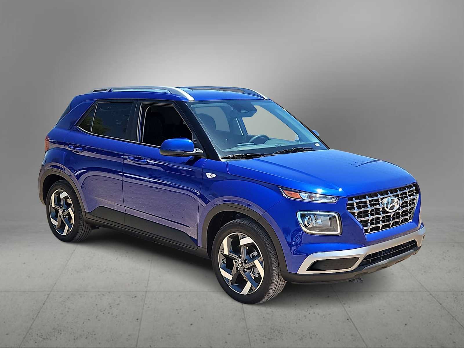 Certified 2026 Hyundai Venue SEL FWD image 2