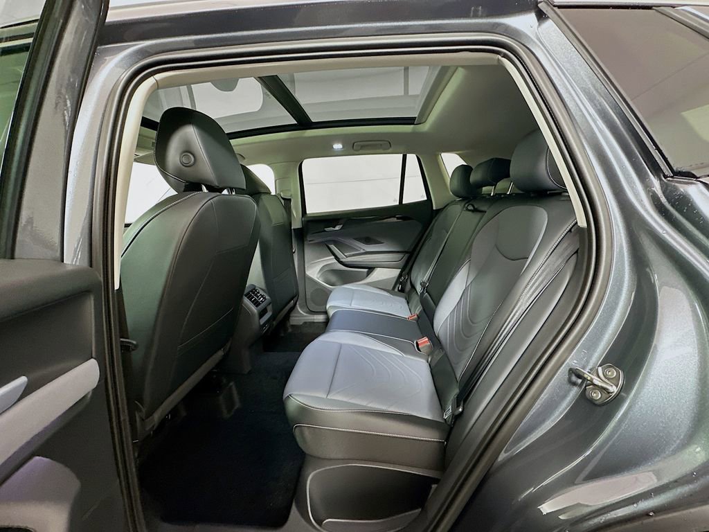 New 2026 Volkswagen Tiguan SE image 16