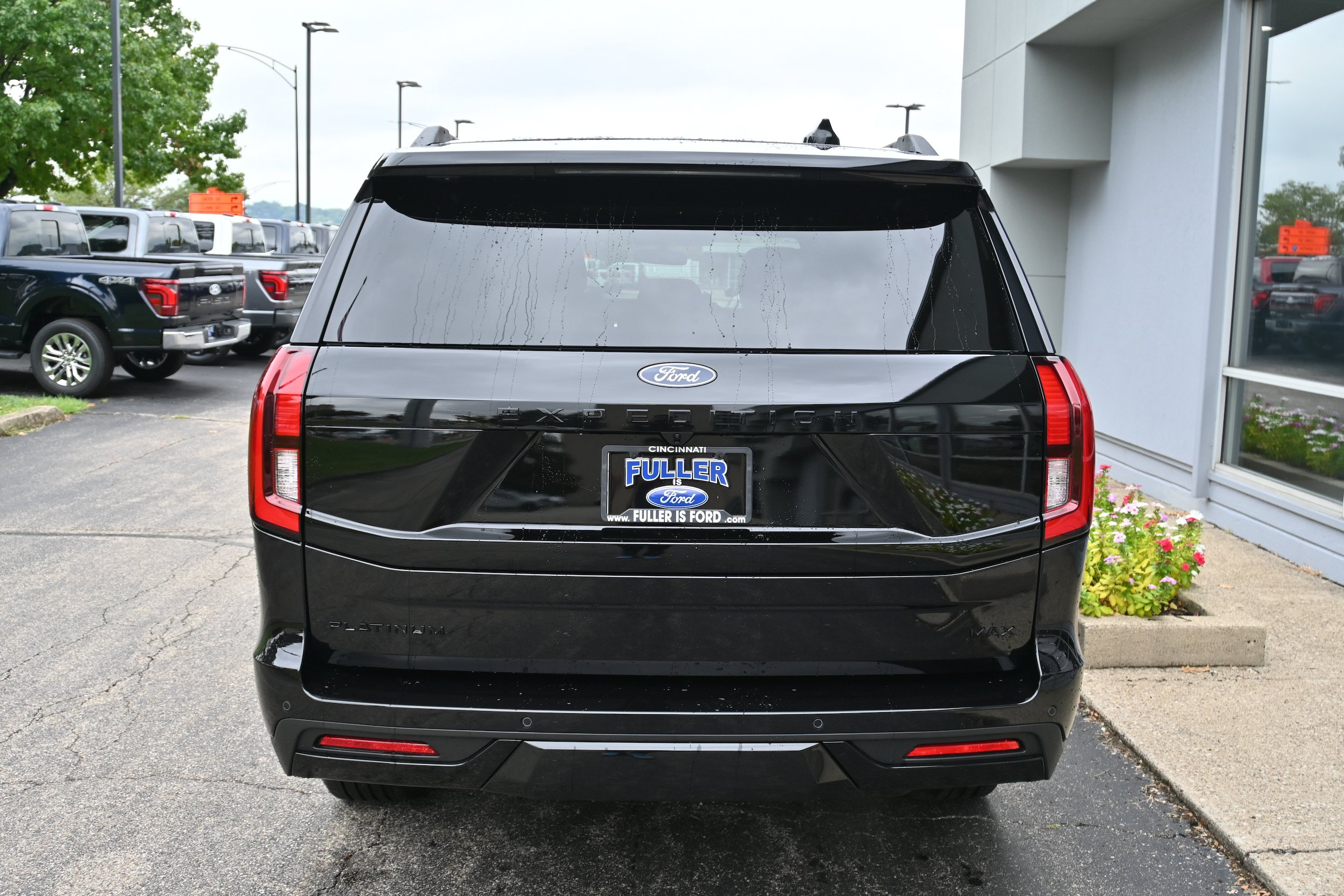 New 2027 Ford Expedition Max Platinum w/ Stealth Performance Package AWD/4WD image 3