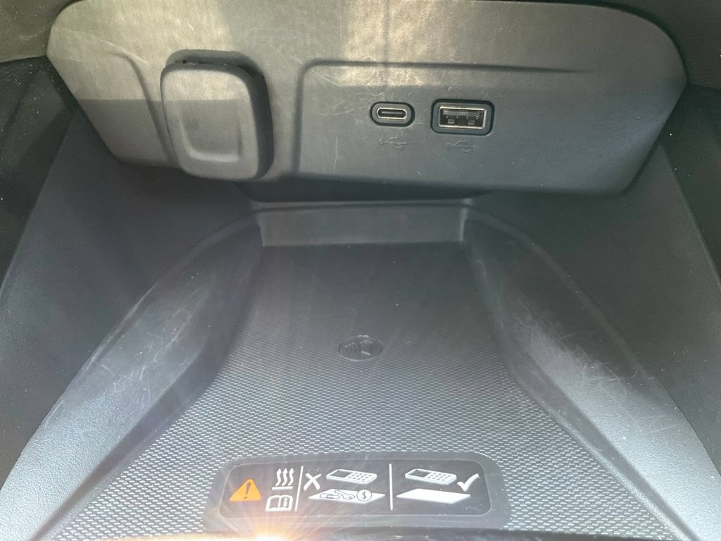 Used 2024 Chevrolet Trax RS w/ Sunroof Package FWD image 20