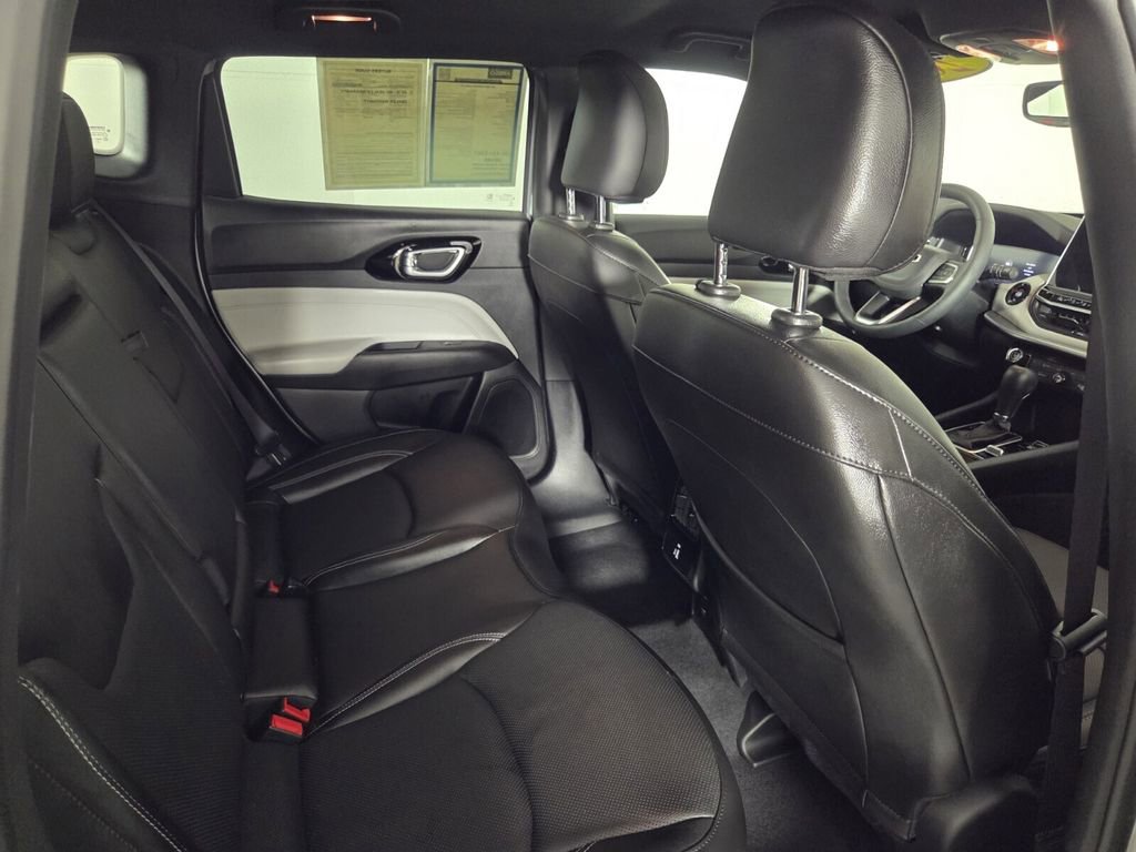 Certified 2025 Jeep Compass Limited w/ Elite Group AWD/4WD image 30