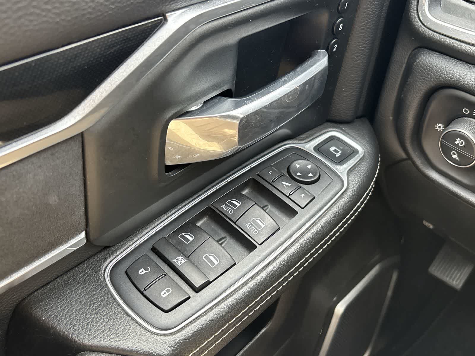 Used 2020 RAM 3500 Laramie AWD/4WD image 7