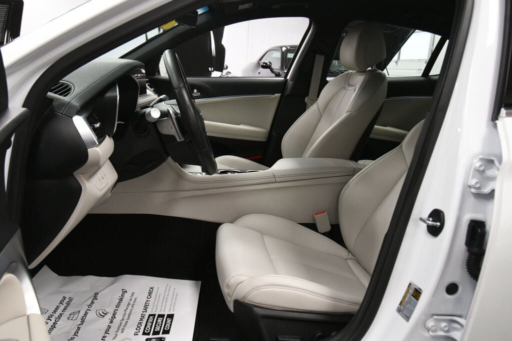 Used 2025 Genesis G70 2.5T AWD/4WD image 10