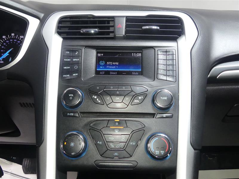 Used 2016 Ford Fusion SE image 36