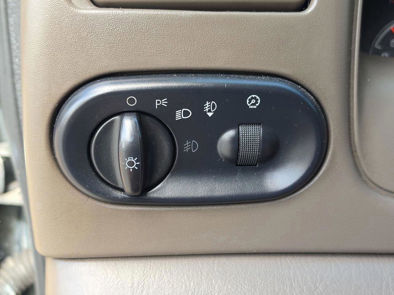 Used 2001 Ford Excursion Limited RWD image 26