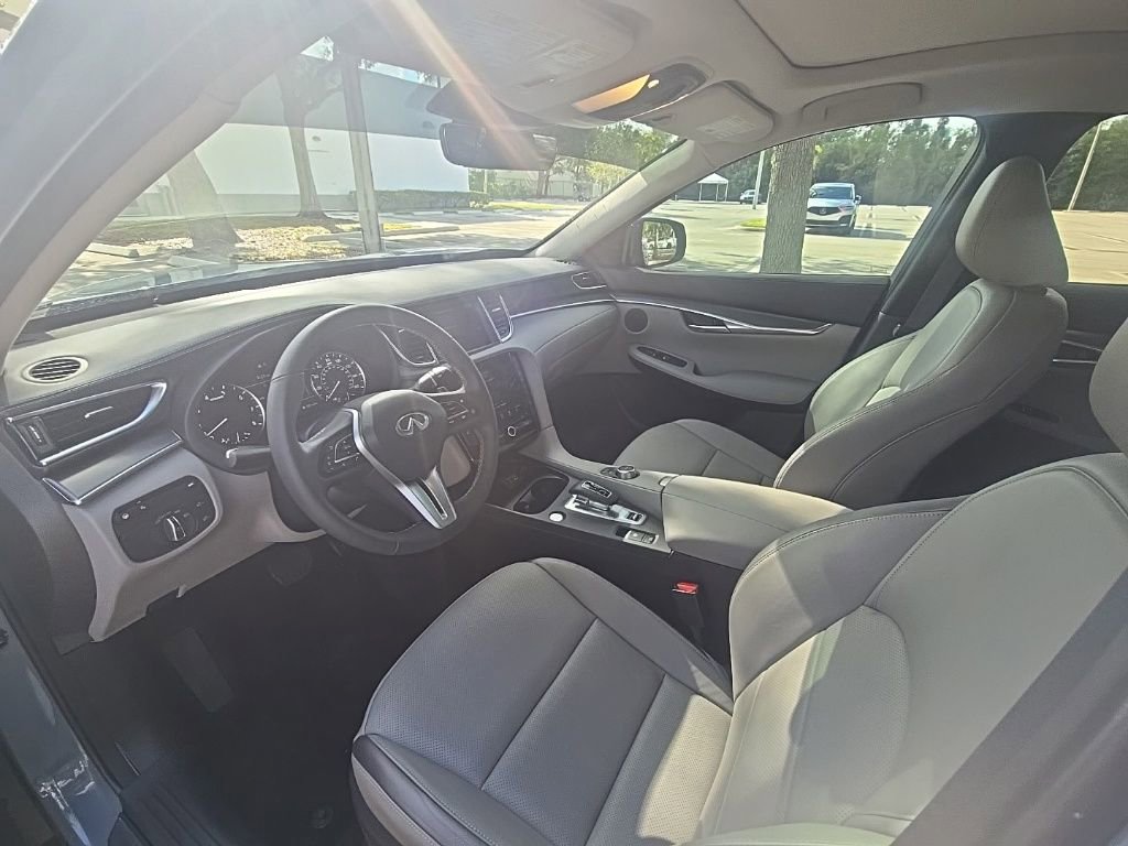 Used 2023 INFINITI QX50 Luxe image 10