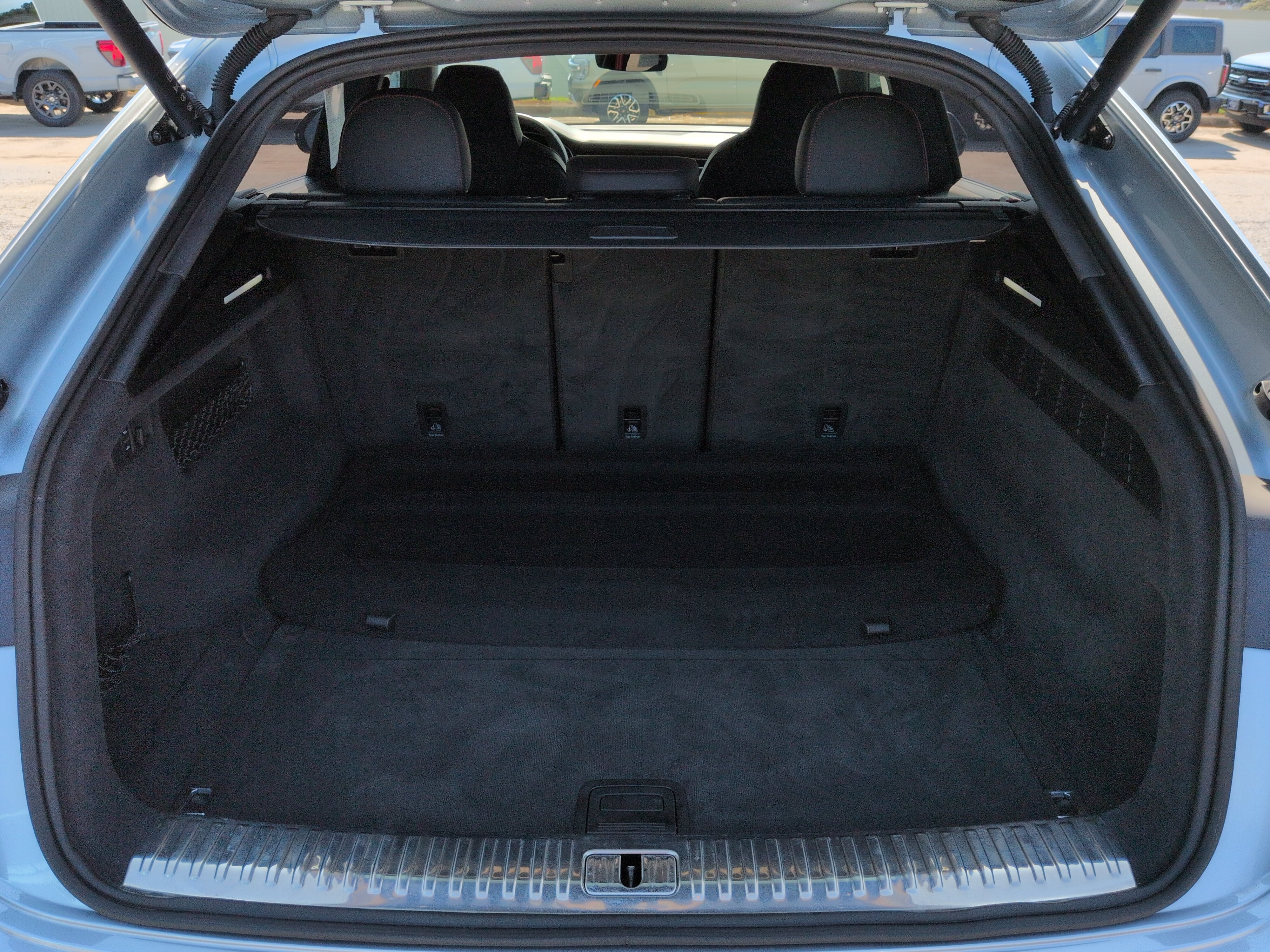 Used 2025 Audi SQ8 Prestige w/ Prestige Package AWD/4WD image 11