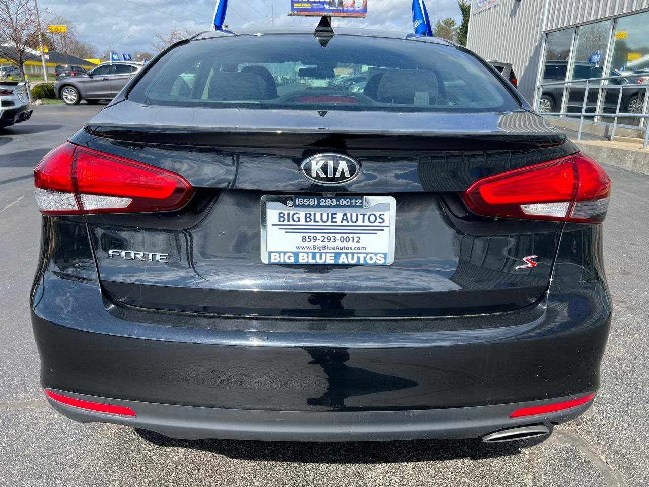 Used 2017 Kia Forte S w/ S Technology Package image 4