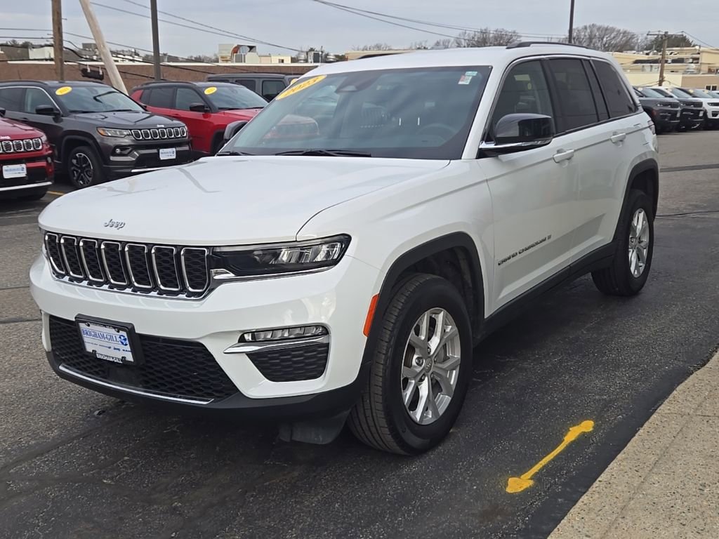 Used 2023 Jeep Grand Cherokee Limited image 4