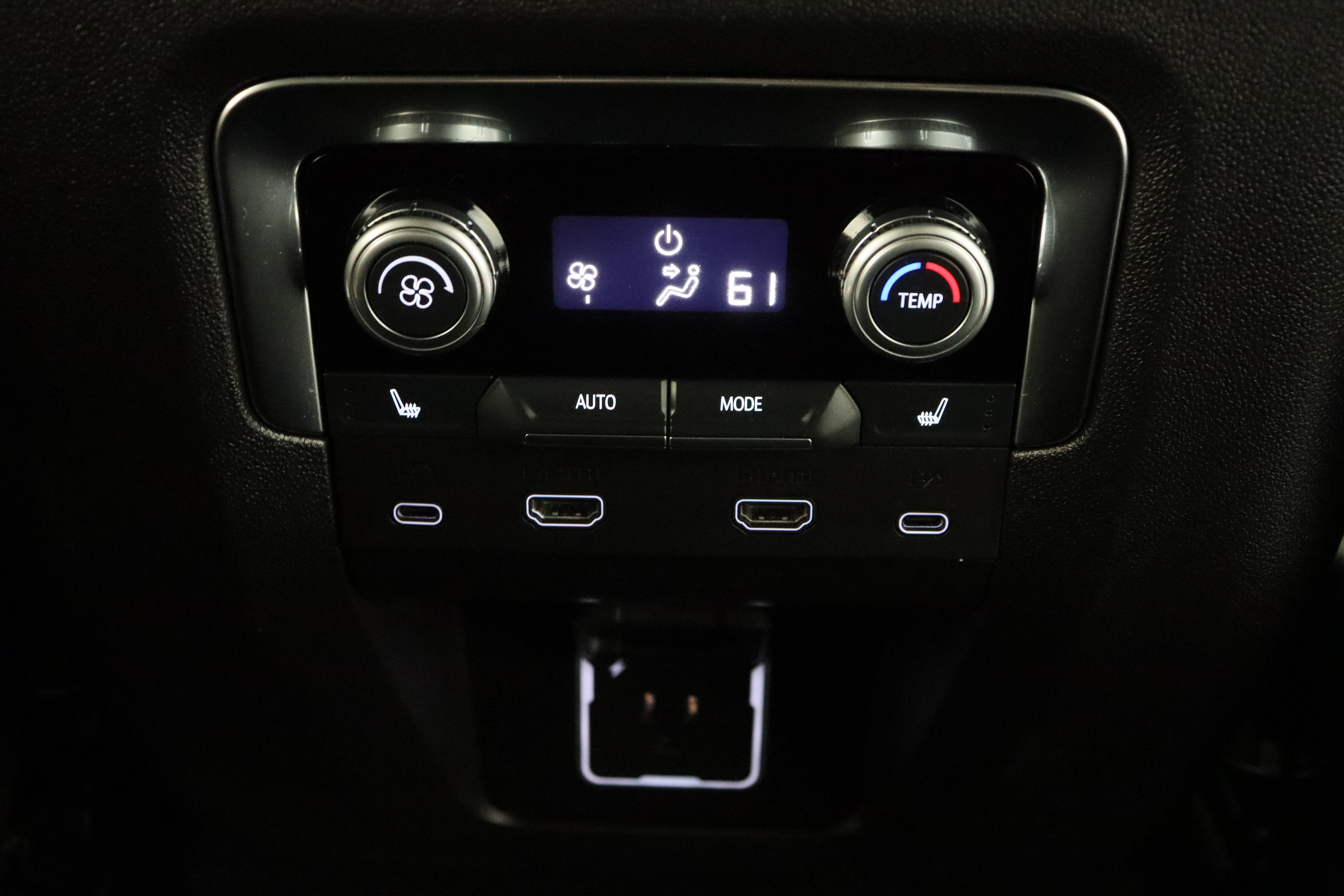 Used 2026 GMC Yukon Denali w/ Denali Reserve Package AWD/4WD image 34