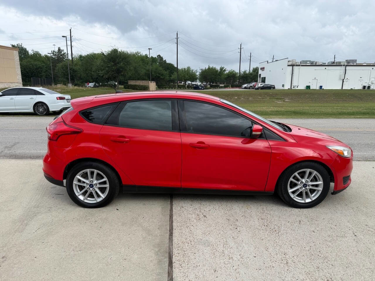 Used 2017 Ford Focus SE image 5