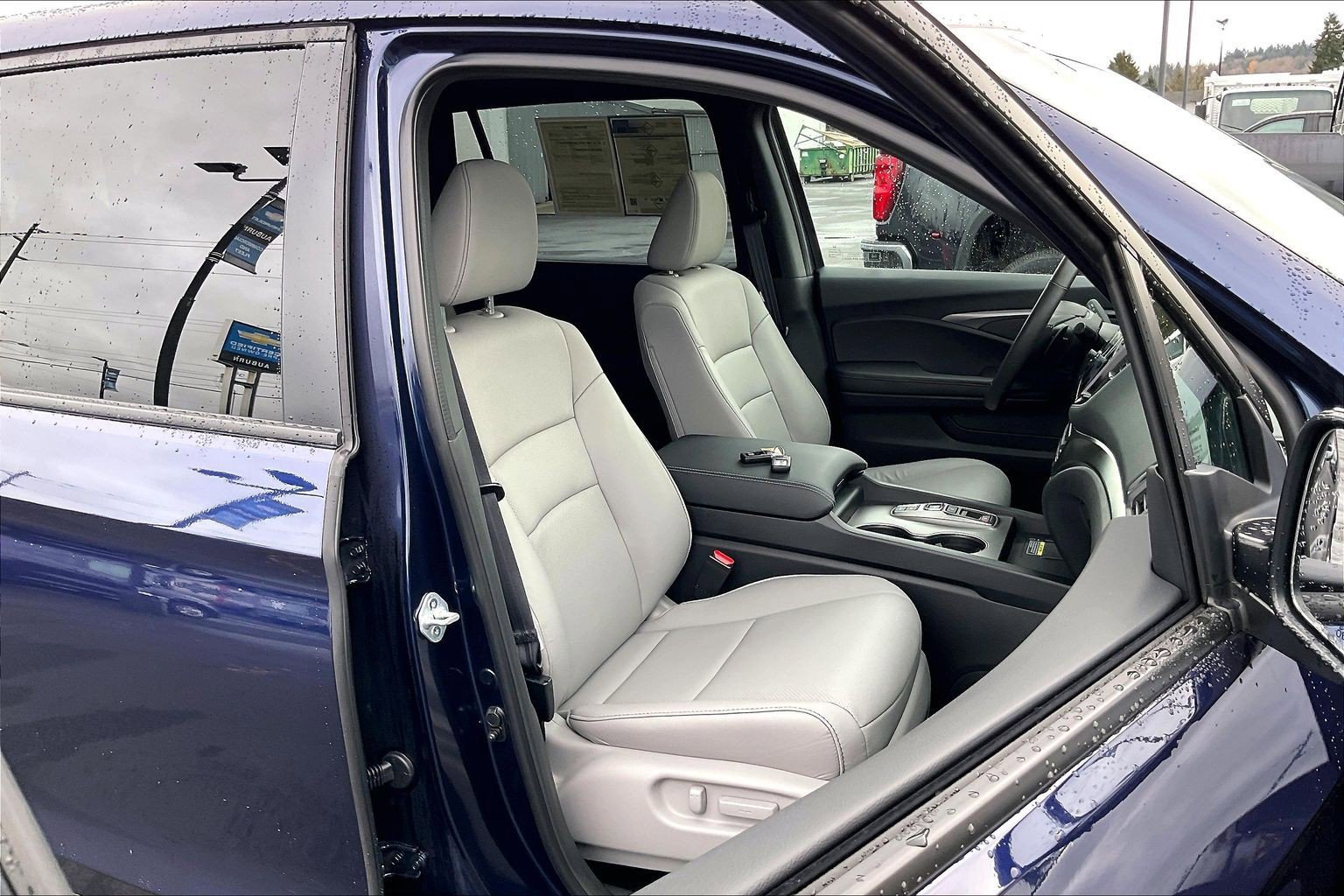 Used 2025 Honda Passport EX-L image 7