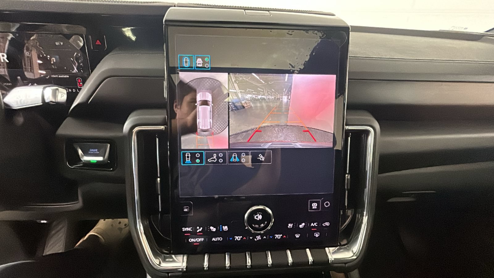 New 2026 GMC Yukon Denali w/ Sun & Power Step Package AWD/4WD image 28