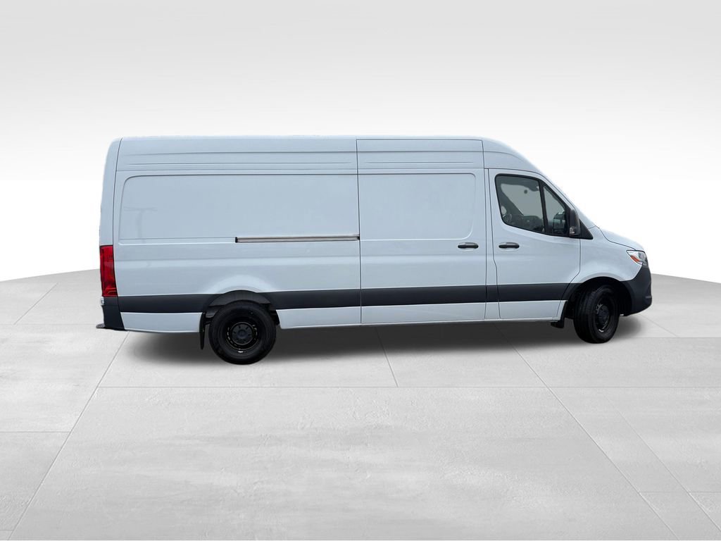 Used 2025 Mercedes-Benz Sprinter 2500 image 10