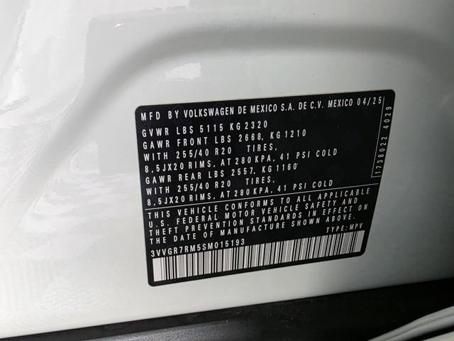 Certified 2025 Volkswagen Tiguan SE R-Line image 39