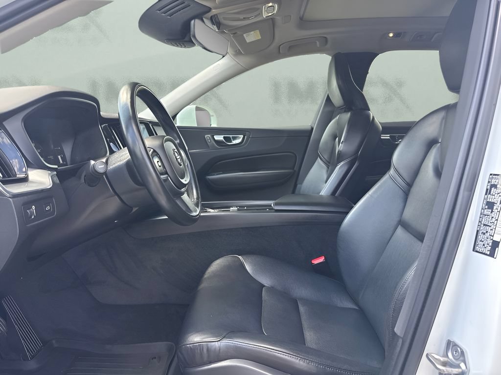 Used 2019 Volvo XC60 T6 Momentum w/ Premium Package AWD/4WD image 9