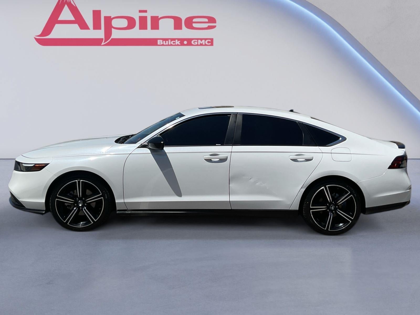 Used 2023 Honda Accord Sport image 2