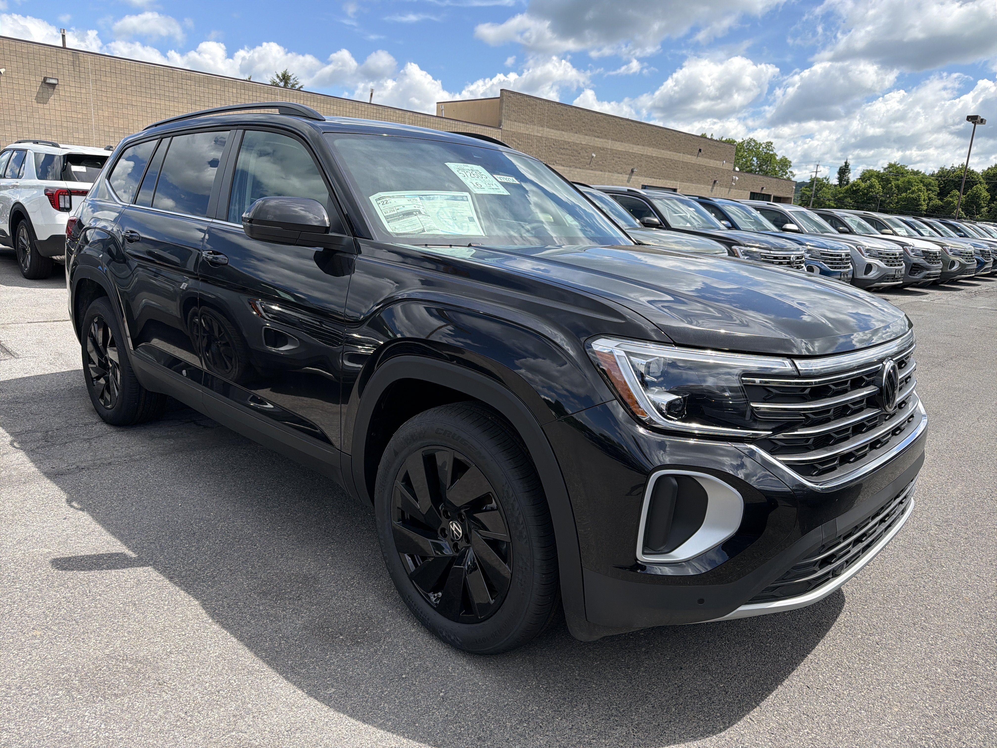 New 2026 Volkswagen Atlas SE AWD/4WD image 2