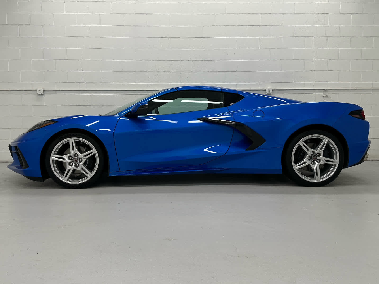 Used 2024 Chevrolet Corvette Stingray Coupe w/ Battery Protection Package image 3