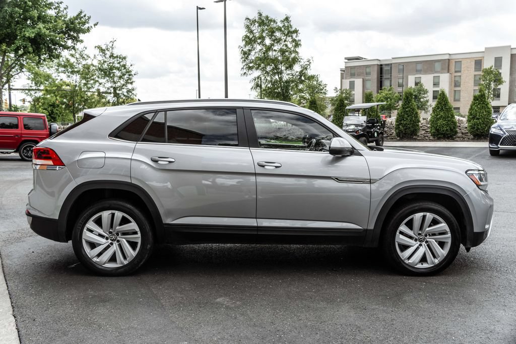 Used 2022 Volkswagen Atlas Cross Sport SE AWD/4WD image 3