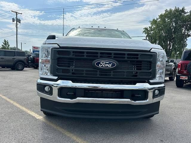 New 2027 Ford F350 XL w/ XL Chrome Package AWD/4WD image 2