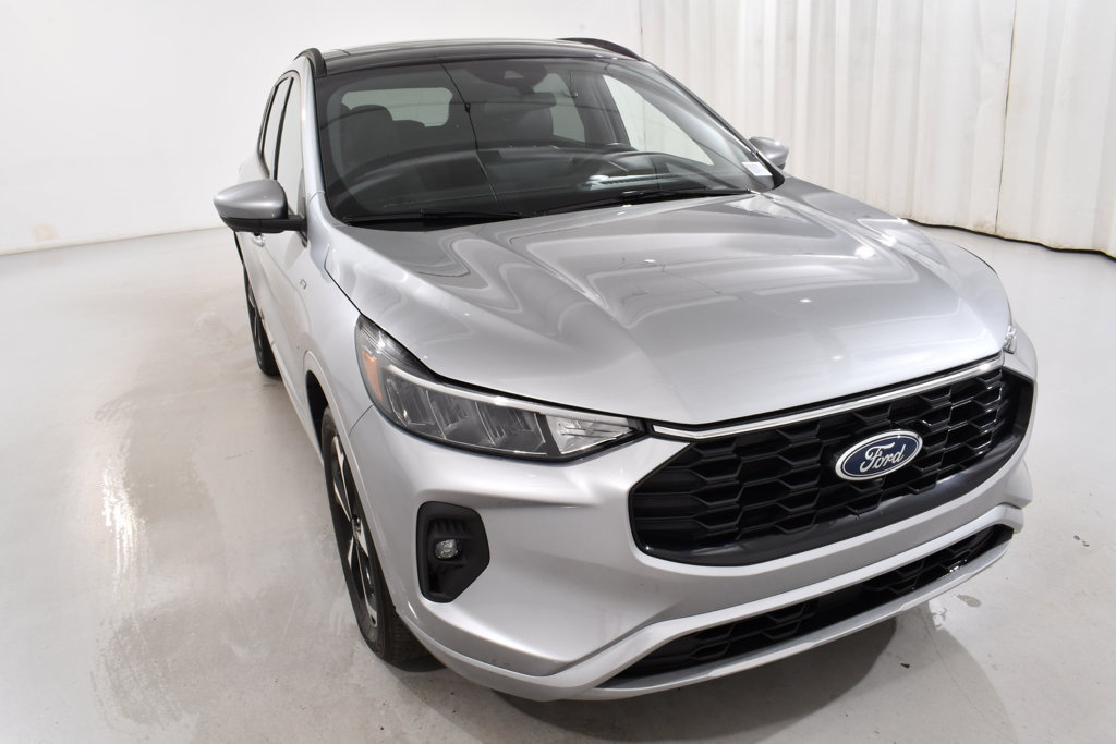 Used 2023 Ford Escape ST-Line Select w/ Tech Pack #2 AWD/4WD image 4