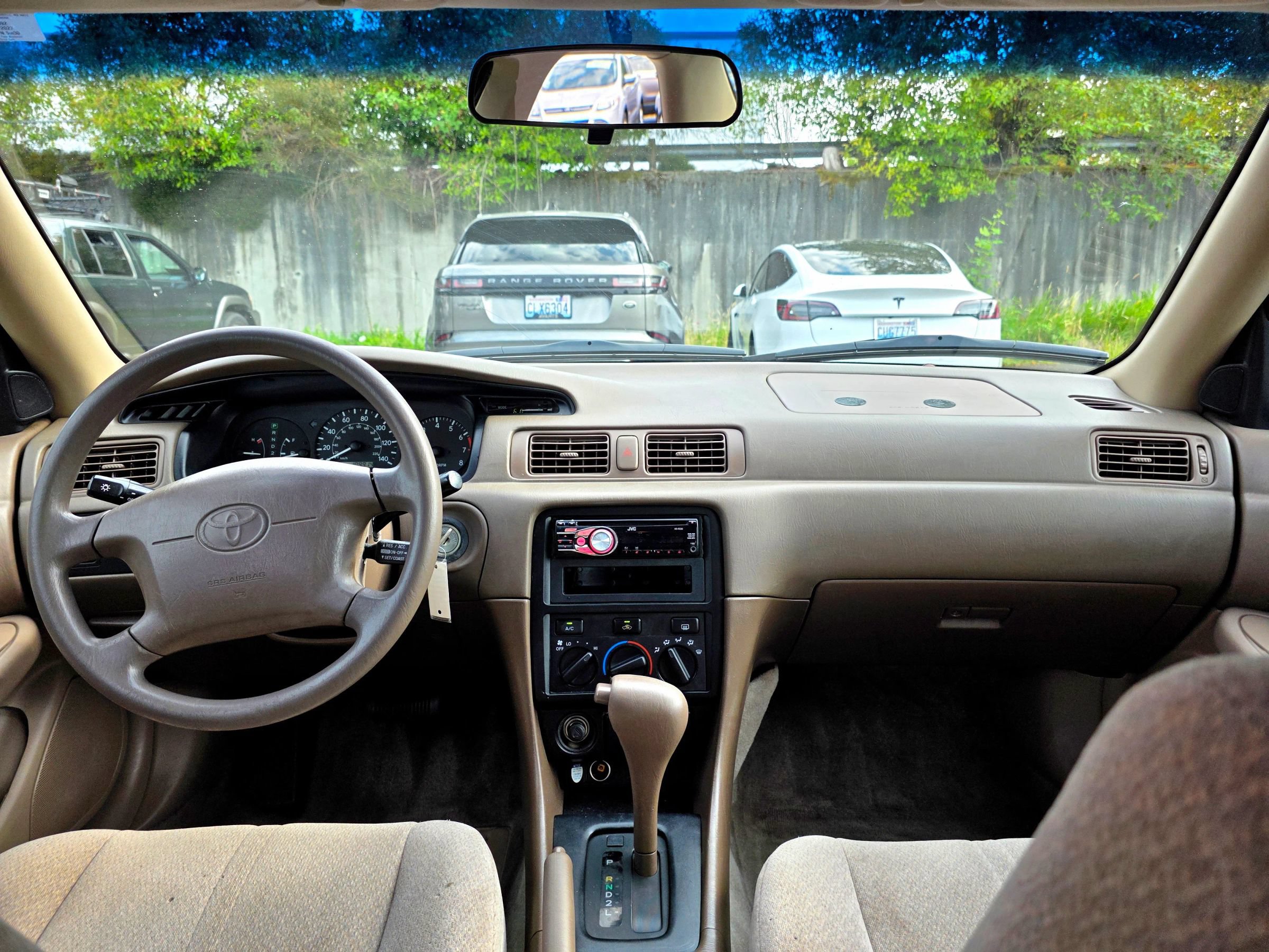 Used 2000 Toyota Camry LE FWD image 10