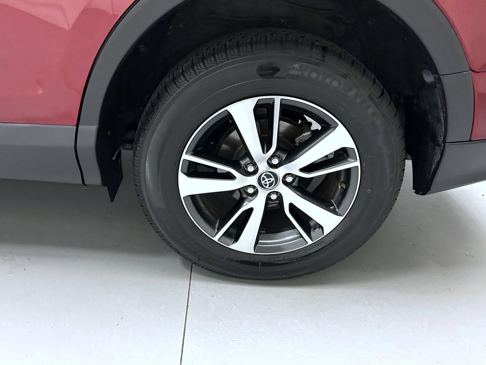 Used 2018 Toyota RAV4 XLE FWD image 22