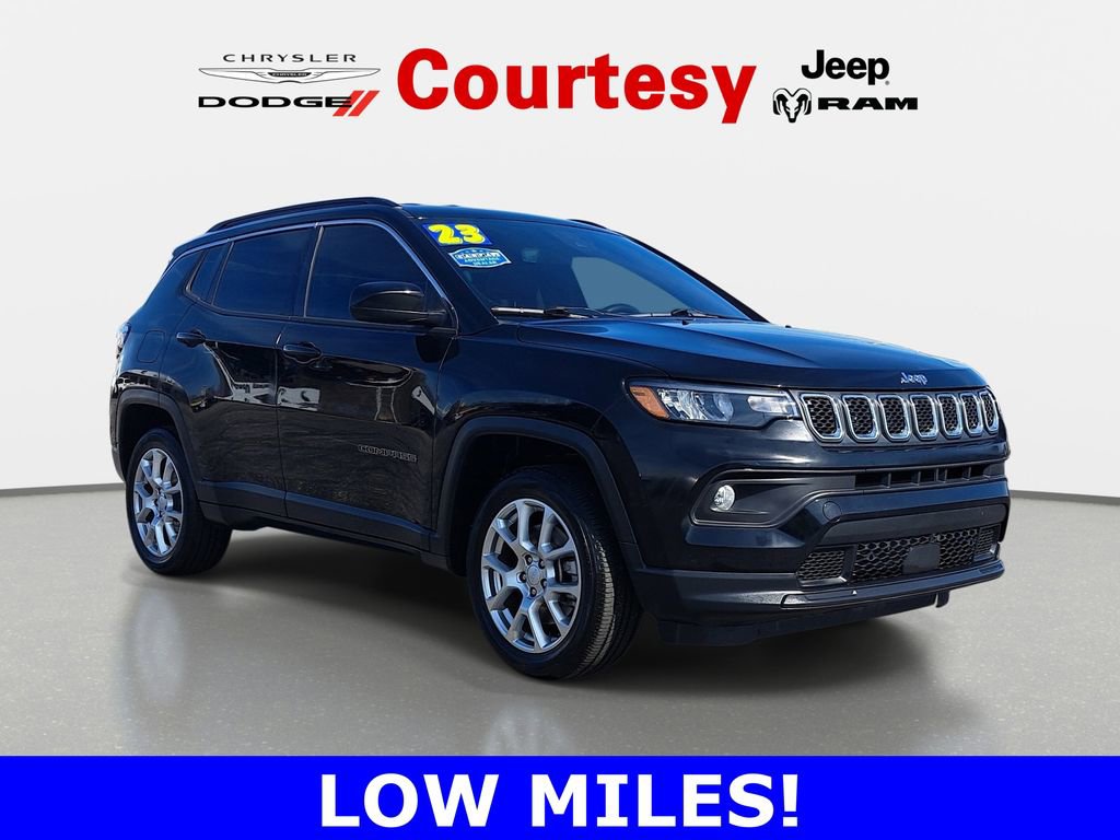Certified 2023 Jeep Compass Latitude AWD/4WD image 1
