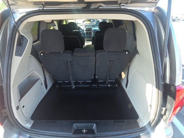 Used 2016 Dodge Grand Caravan SXT FWD image 11